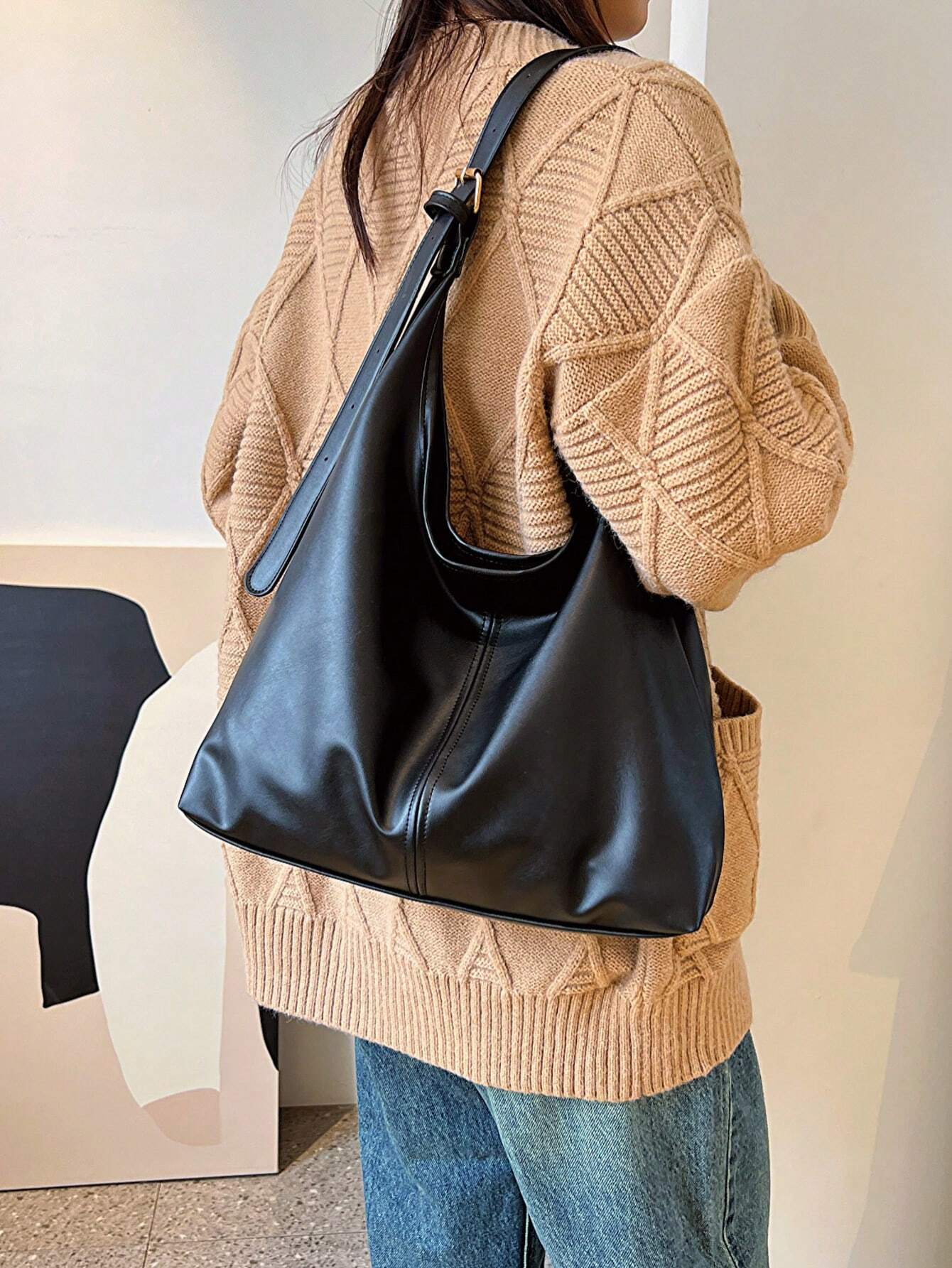 Hobo Slouchie Shoulder Bag - Black